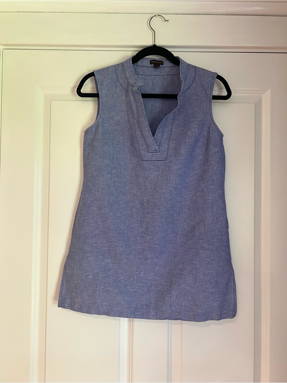 Dana Buchman Light Blue Sleeveless Split V-Neck Tunic
